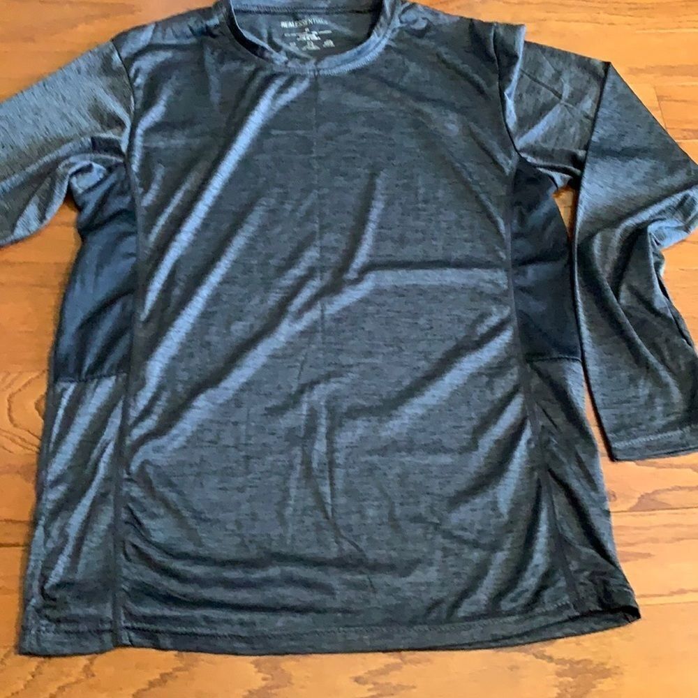 Long sleeve Medium athletic top